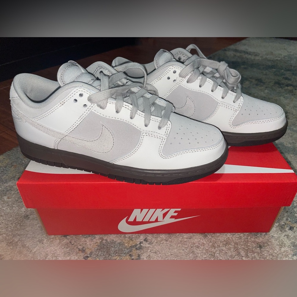 Nike Dunk Low Retro
Phantom & Light Iron